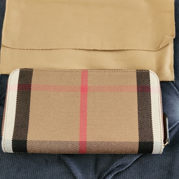 Burberry Brown Plaid Wallet - Picture 3 of 4